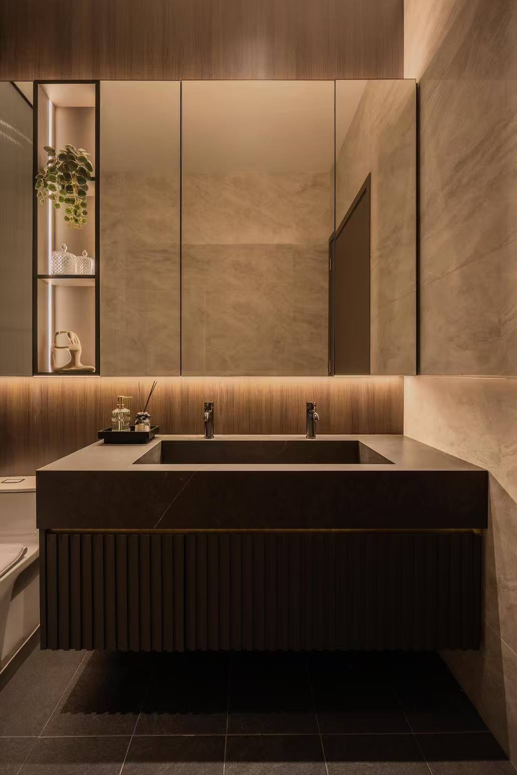 சிங்கப்பூர் குளியலறை தனிப்பயன் அலமாரி - தனியார் குடியிருப்பு நிறுவல்