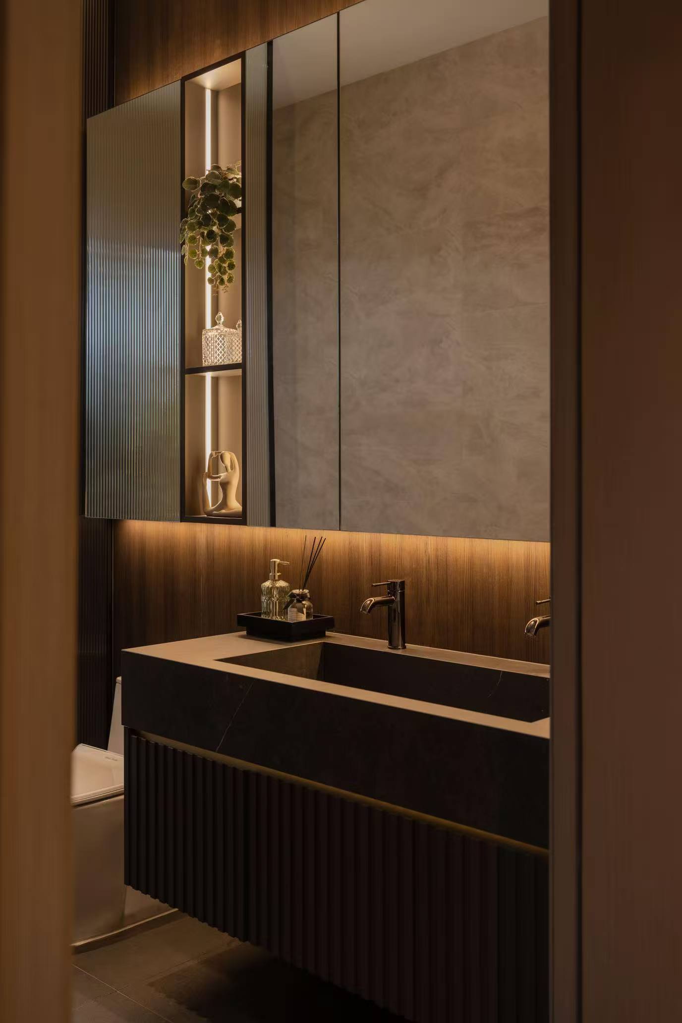 சிங்கப்பூர் குளியலறை தனிப்பயன் அலமாரி - தனியார் குடியிருப்பு நிறுவல்