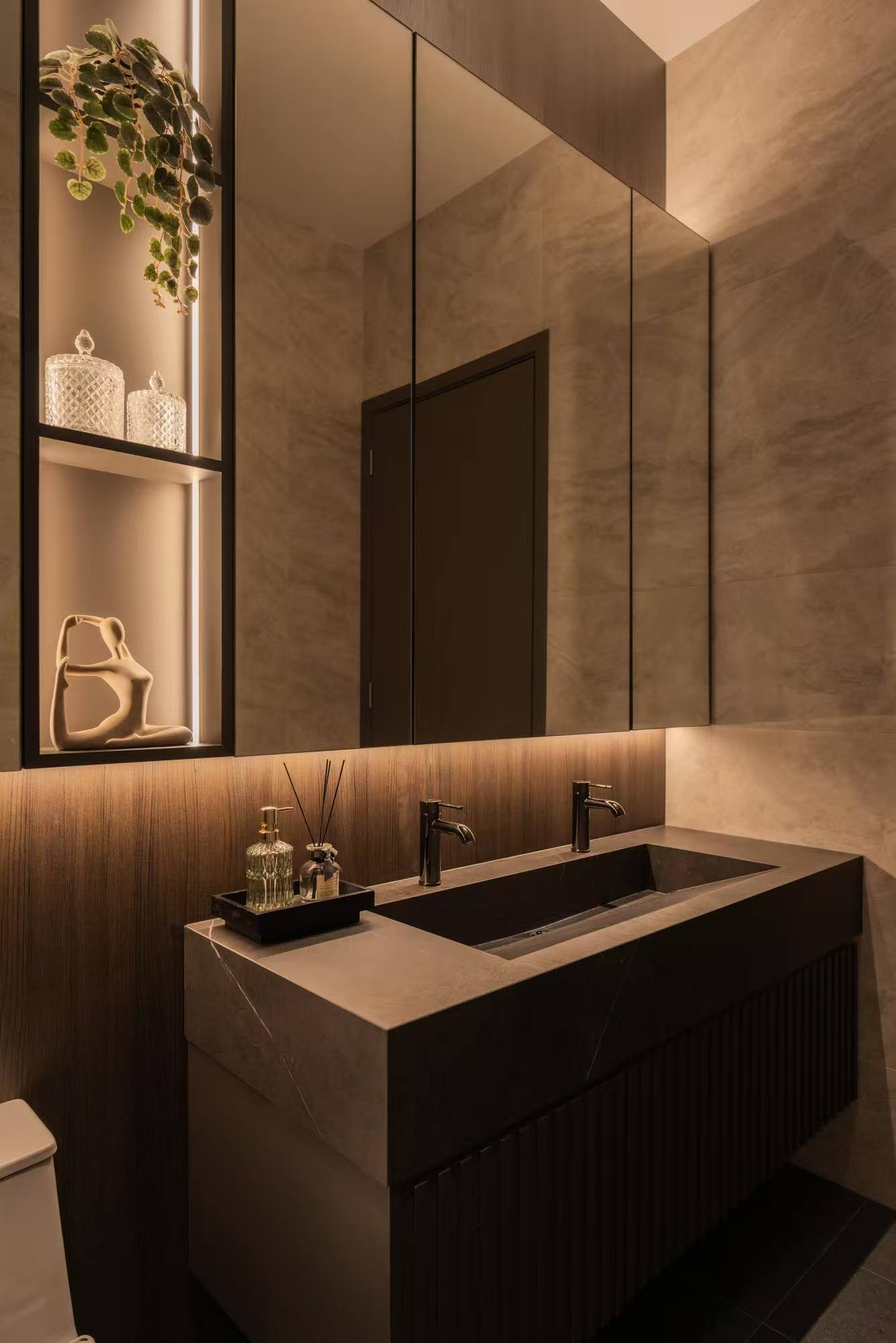 சிங்கப்பூர் குளியலறை தனிப்பயன் அலமாரி - தனியார் குடியிருப்பு நிறுவல்