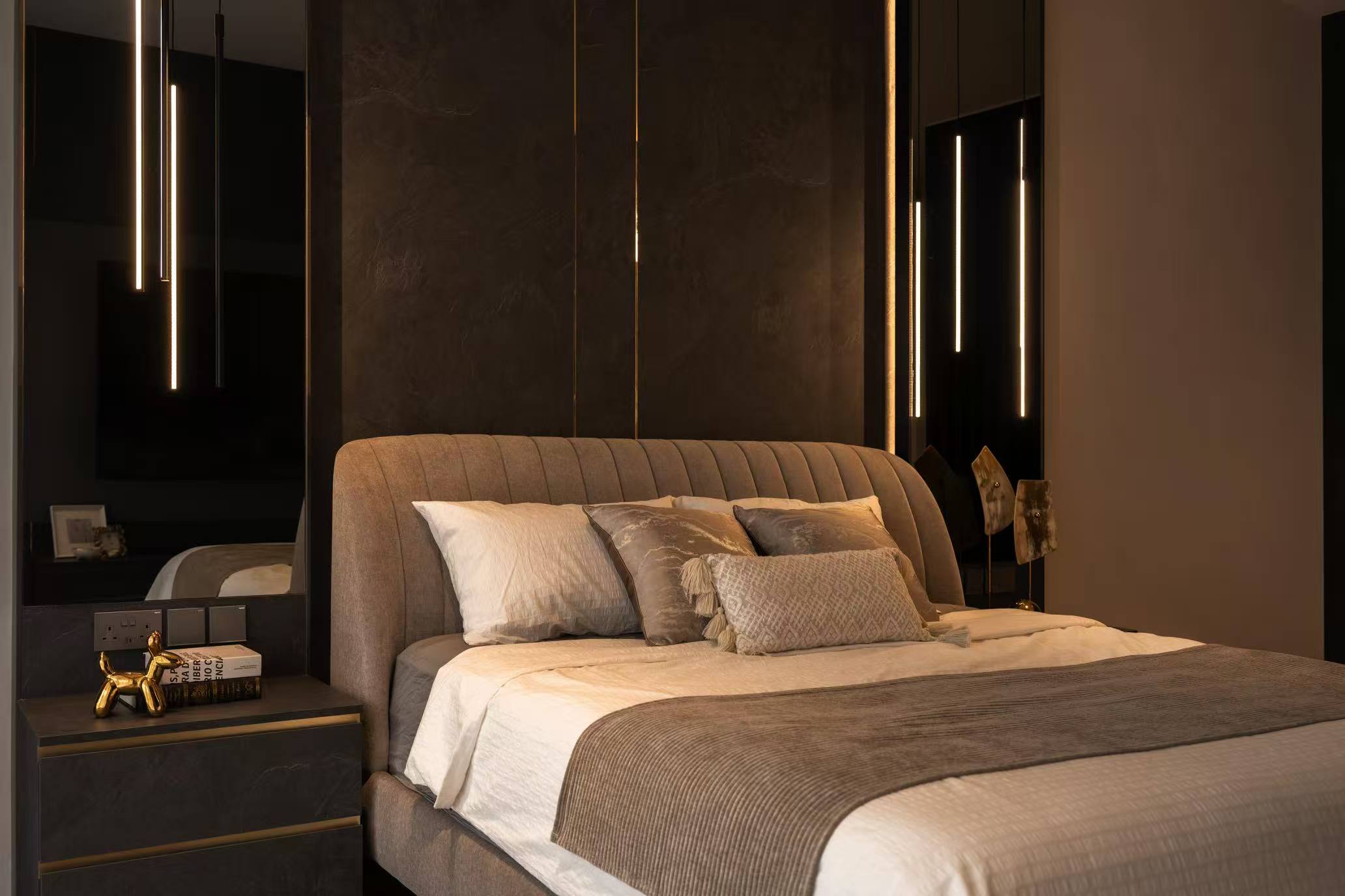 Private home bedroom cabinet design Singapore