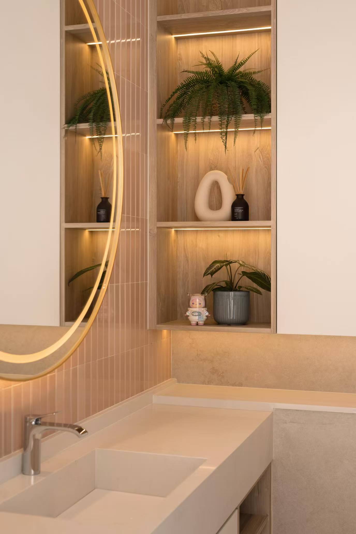 Bespoke wardrobe cabinets for Singapore private residences