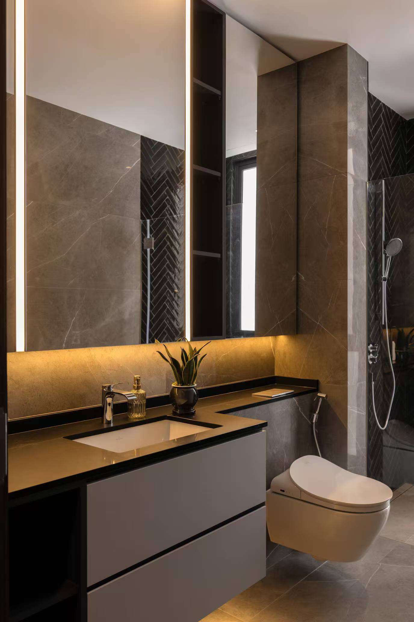 Bespoke wardrobe cabinets for Singapore private residences