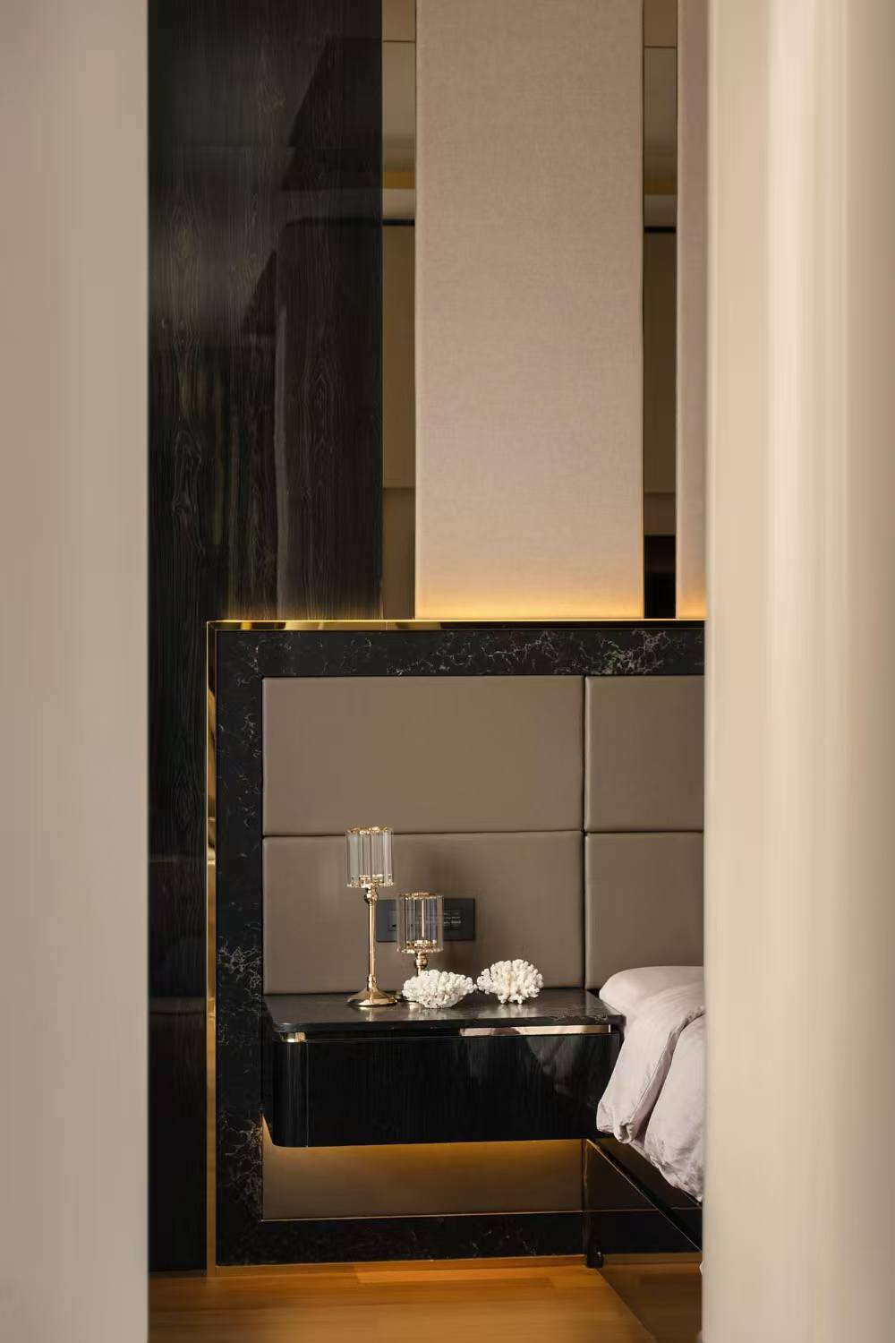 Bespoke wardrobe cabinets for Singapore private residences