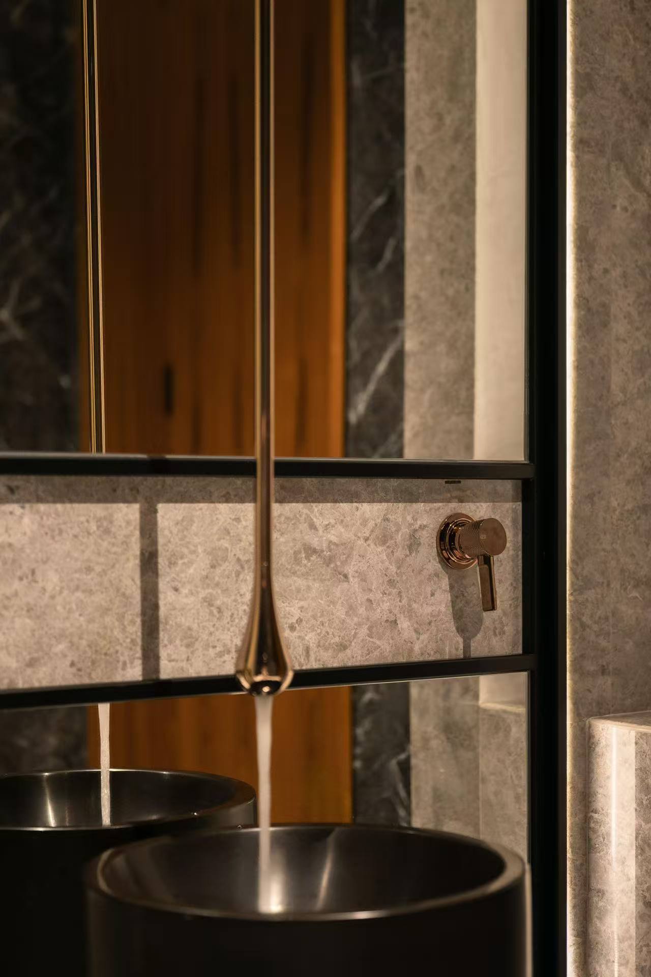 Bespoke wardrobe cabinets for Singapore private residences