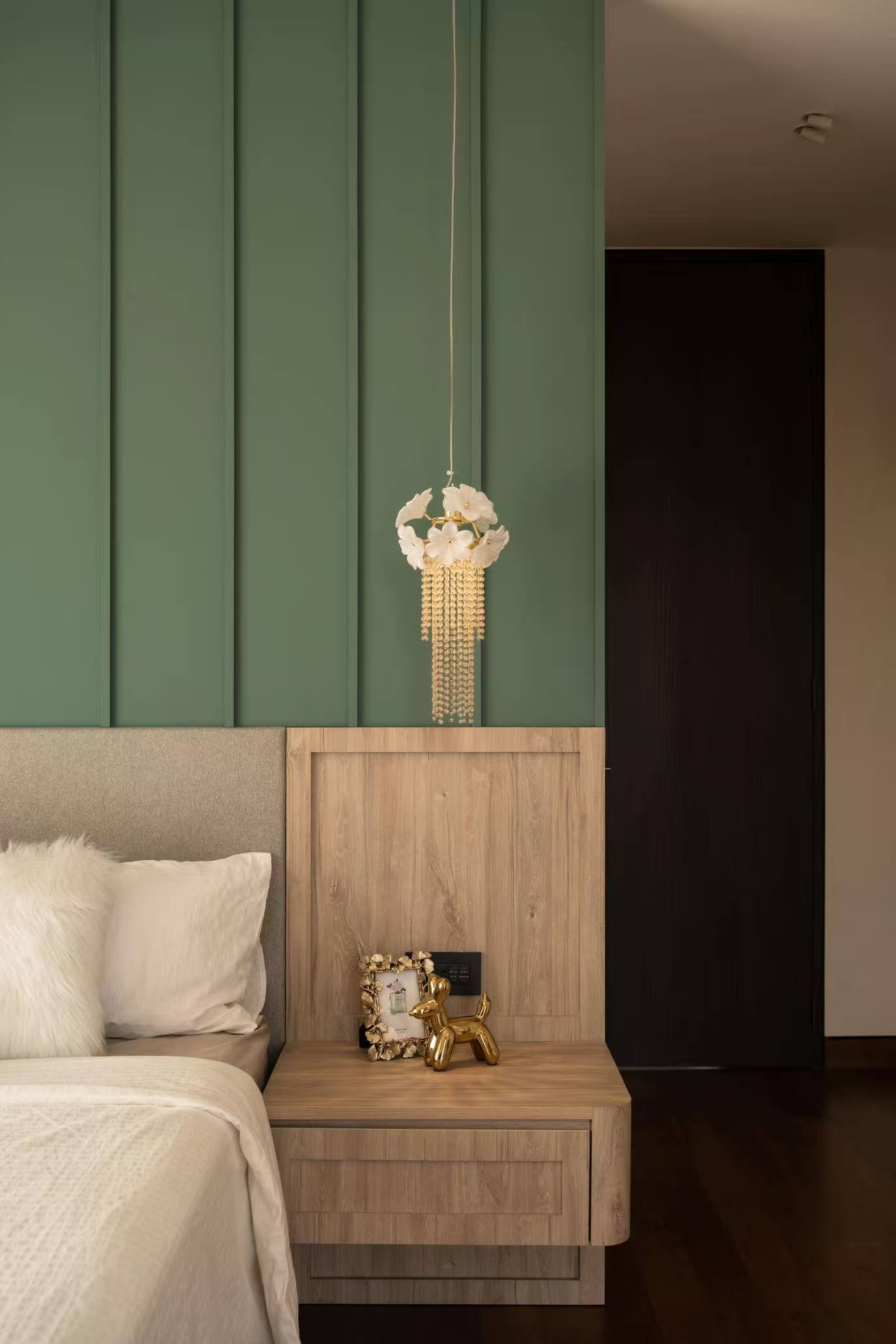 Tailored bedroom cabinets