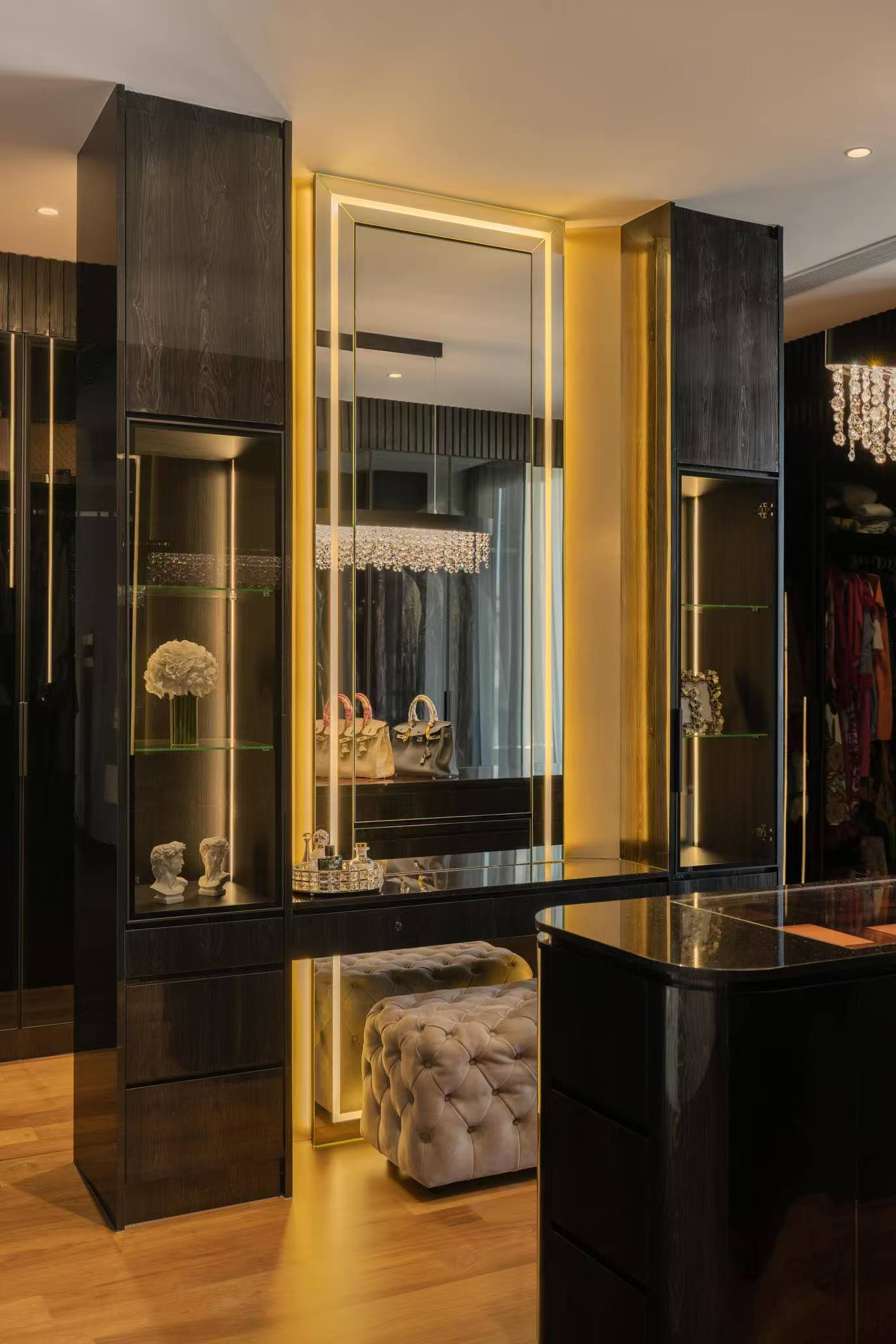 Custom kitchen cabinets Singapore