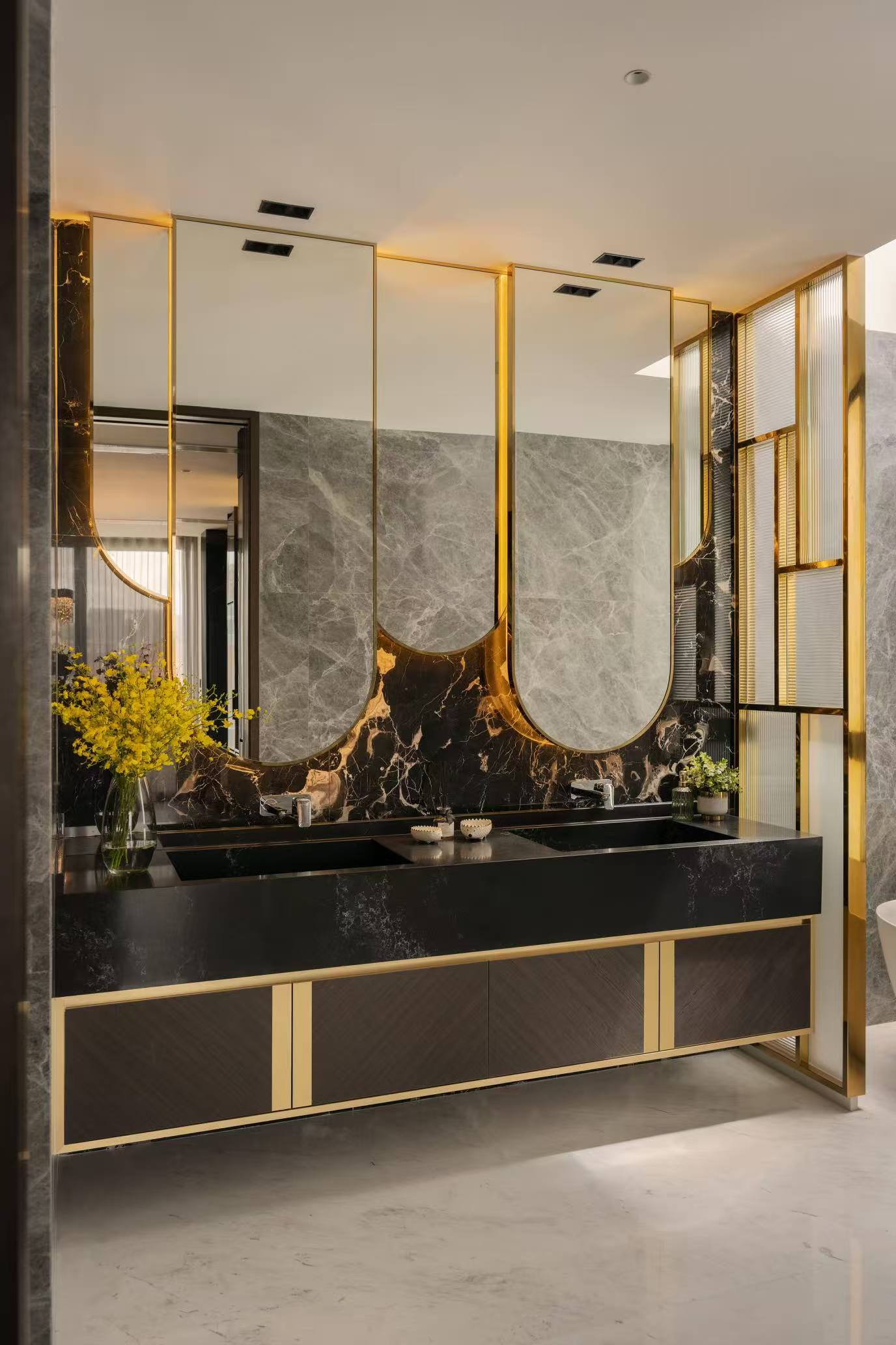 Custom kitchen cabinets Singapore