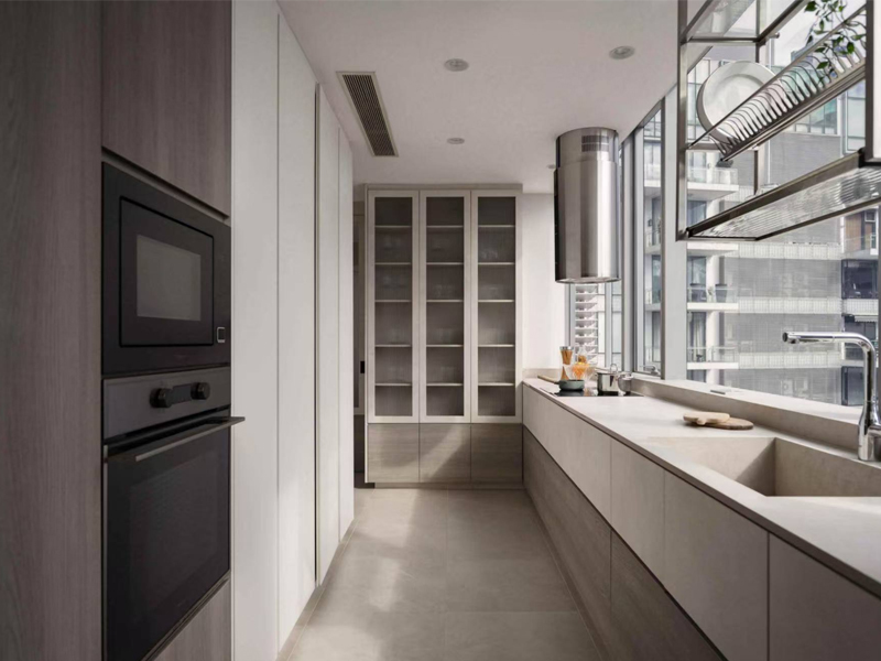 சிங்கப்பூரில் நவீன சமையலறை அலமாரிகள்