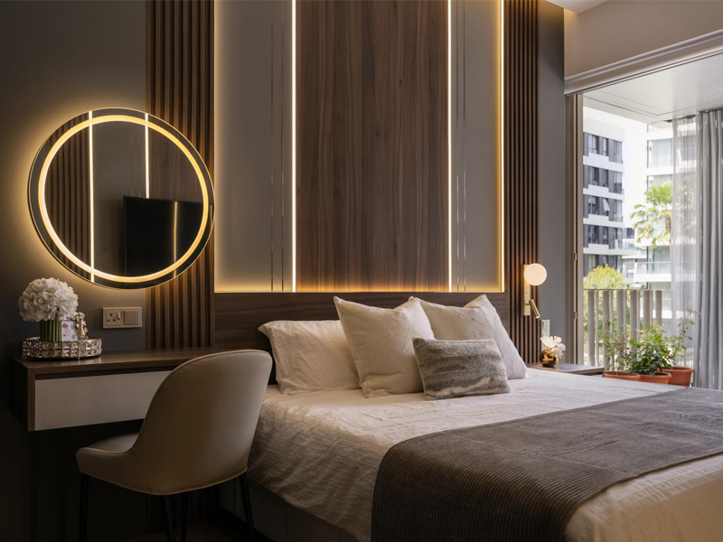 பிரதான படுக்கையறை மற்றும் படுக்கையறைக்கான தனிப்பயன் அலமாரிகள்