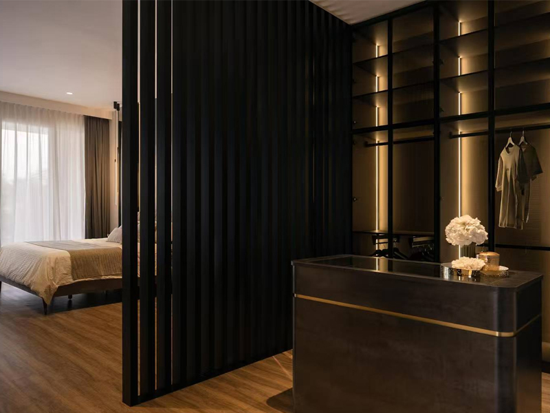 சிங்கப்பூரில் தனியார் வீட்டு படுக்கையறை அலமாரி வடிவமைப்பு