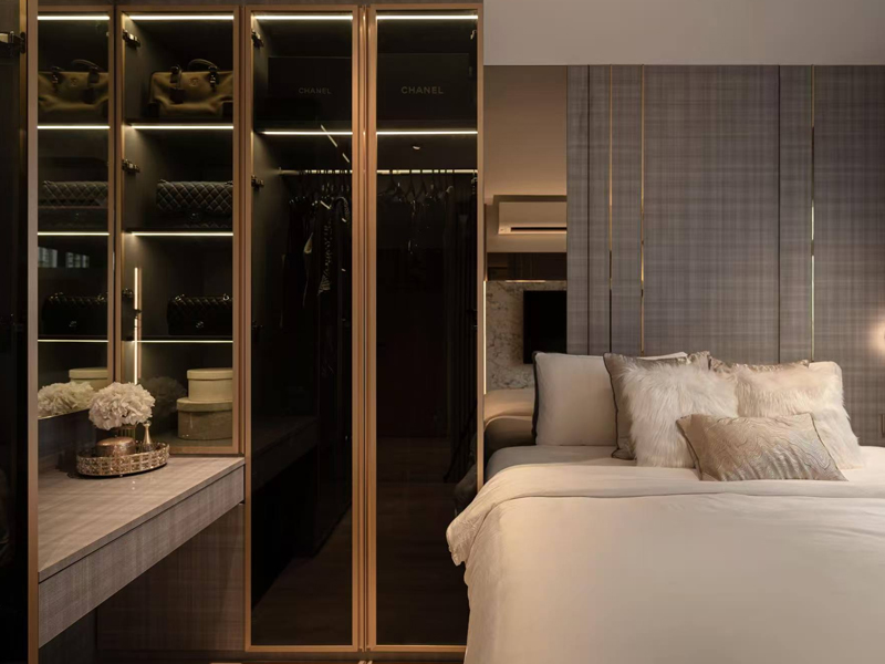 சிங்கப்பூர் தனியார் குடியிருப்புகளுக்கான தனிப்பயன் படுக்கையறை சேமிப்பு தீர்வுகள்