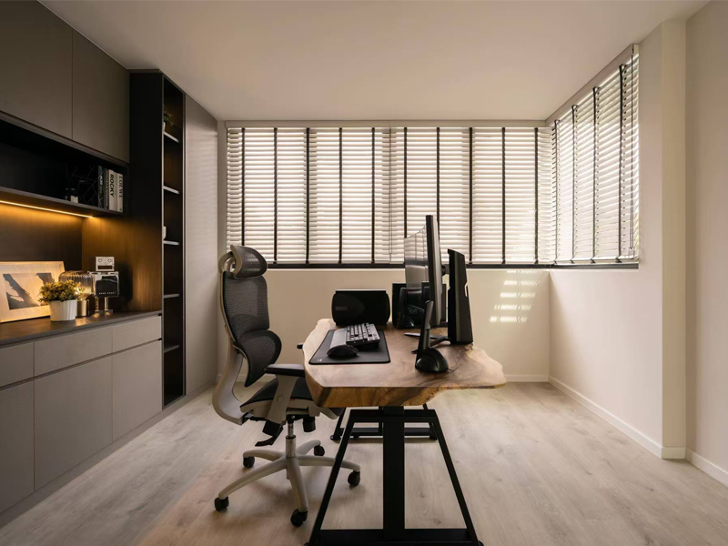 பிரீமியம் தனிப்பயன் அலுவலக அலமாரிகள் - உங்கள் படிப்பில் இடம் மற்றும் பாணியை அதிகப்படுத்துங்கள்