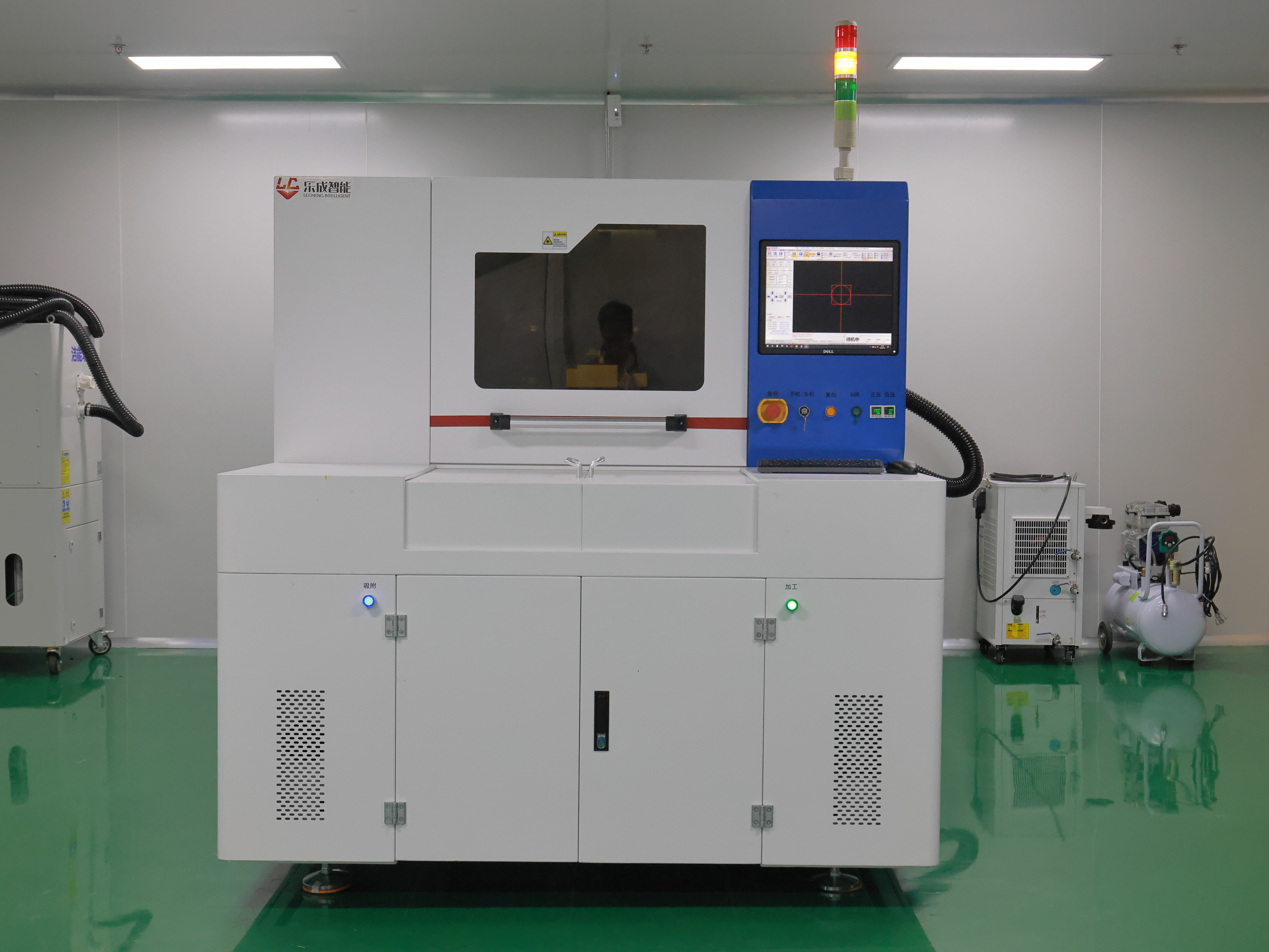 Thin-Film Solar Cell Laser Scribing and Edge-Cleaning Equipmen