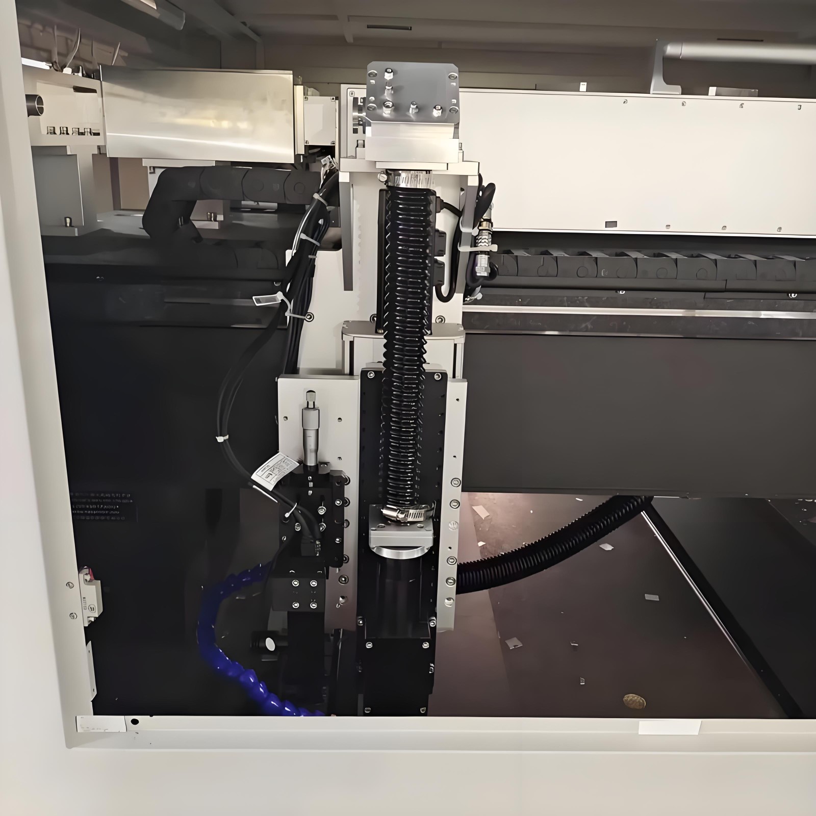 ​​Glass Cutting and Breaking System​