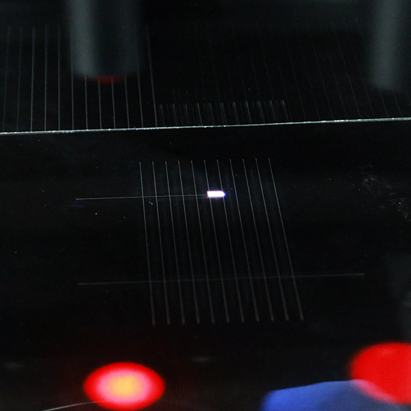 レーザースクライビングマシン