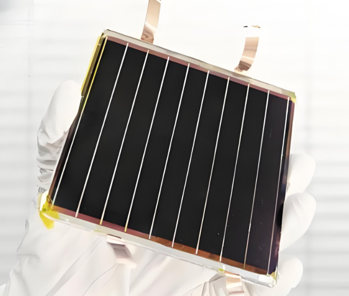 Glass Cutting Edge Control: Lecheng’s Picosecond Lasers Reduce Chipping from 10μm to 5μm