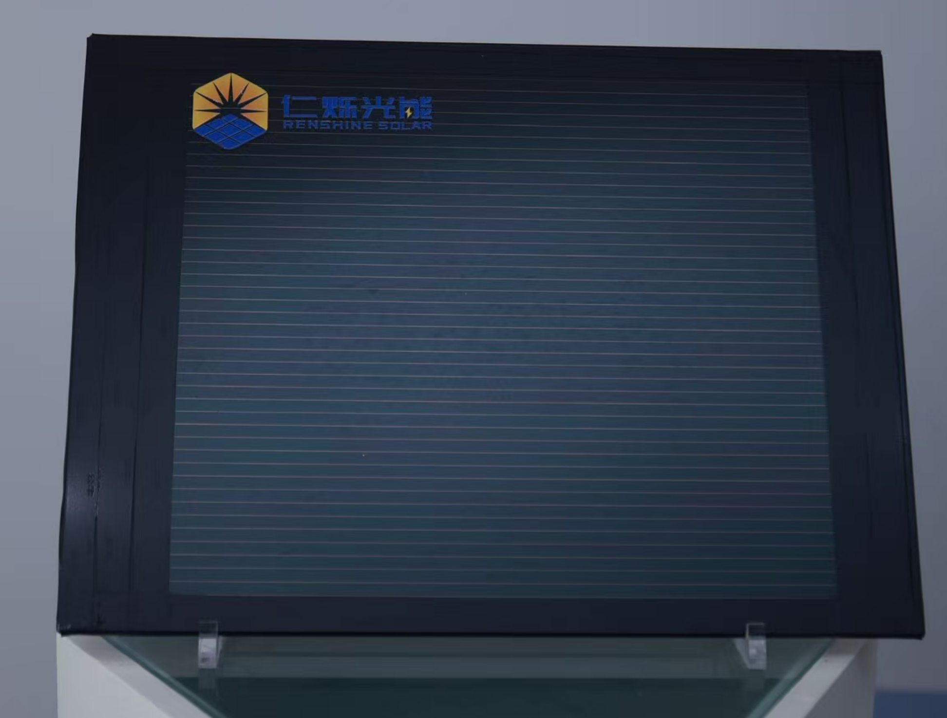 Interlayer opening for perovskite photovoltaic modules Interlayer opening for perovskite photovoltaic modules