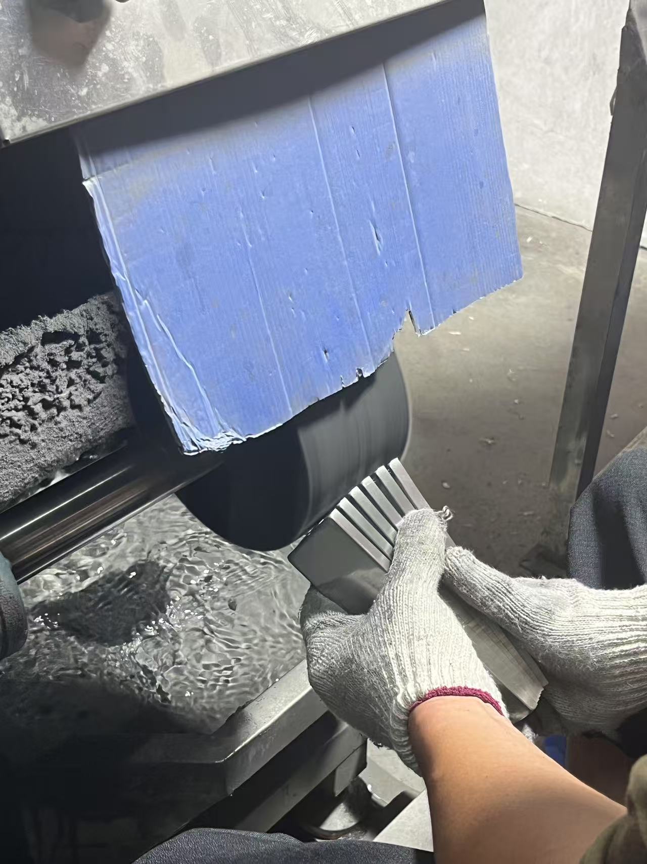 Frameless glass door patch fitting