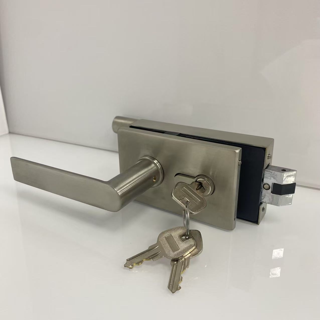 aluminium swing door lock