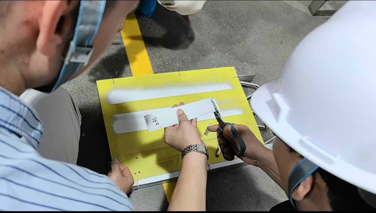 Thin film capacitor metal spraying
