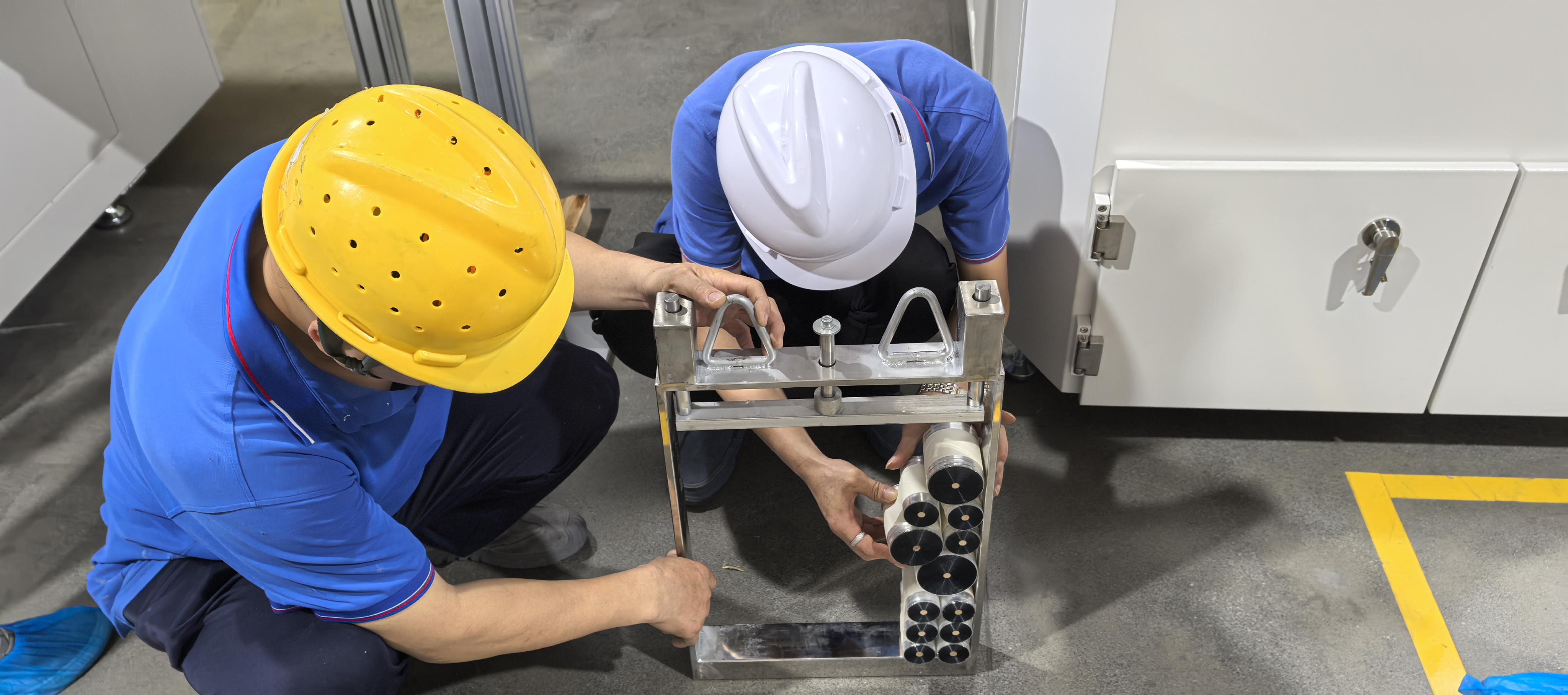 Thin film capacitor metal spraying