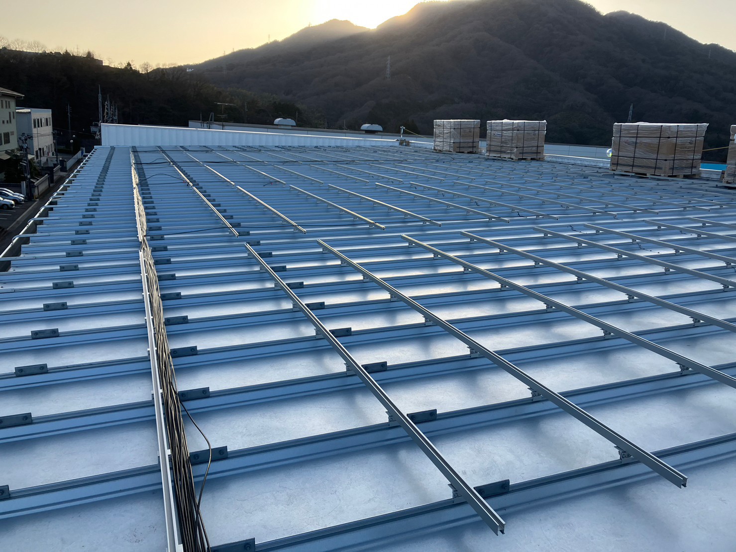 Japan 67.2KW.Metal Roof Solar Mounting System - Solar Roof Clamp