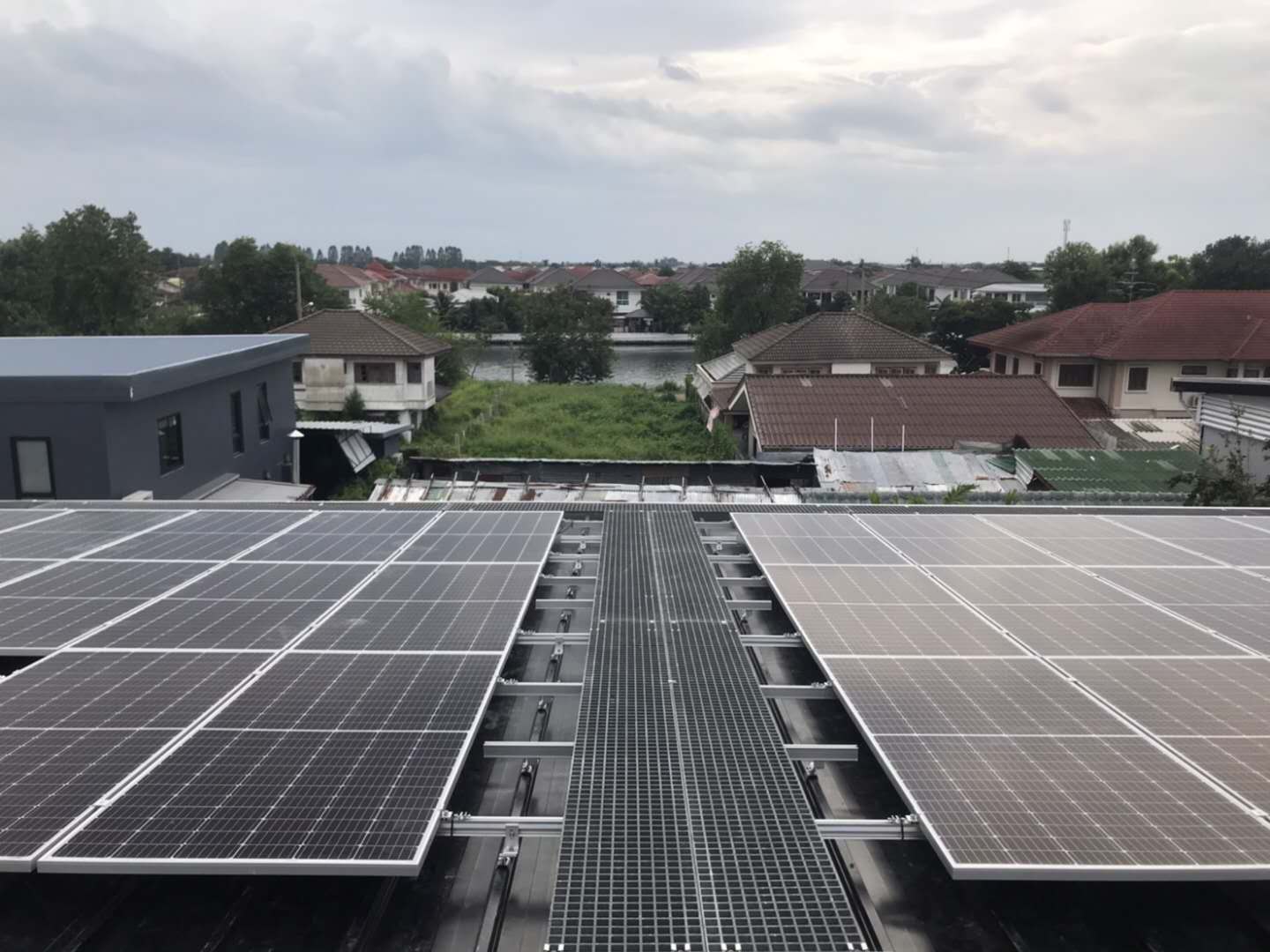 Thailand 1MW Metal Roof Solar Mounting System Thailand 1MW Metal Roof Solar Mounting System