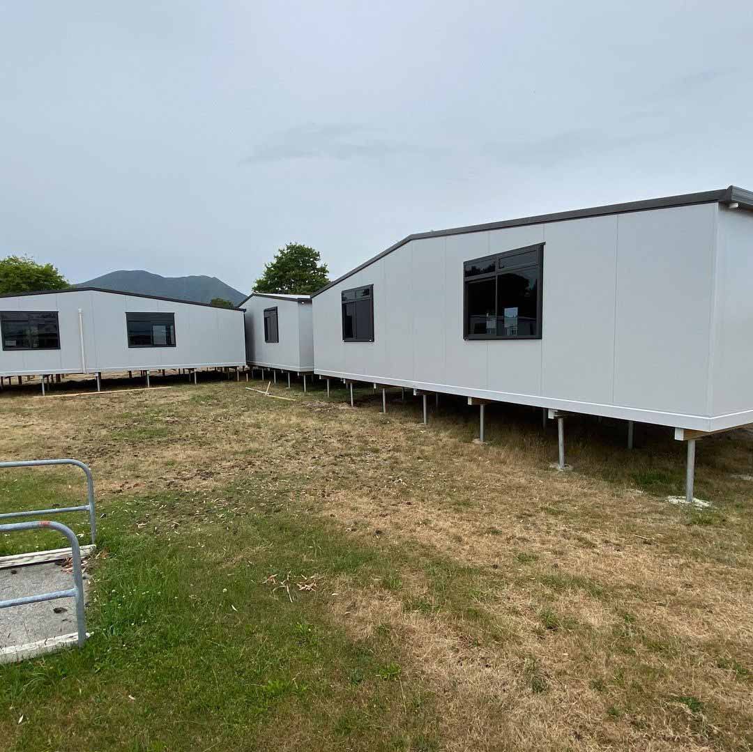 نظام تثبيت الألواح الشمسية المصنوعة من الألومنيوم بقدرة 100 كيلوواط، مزود بقاعدة لولبية، مصنوع من الفولاذ المجلفن Q235.