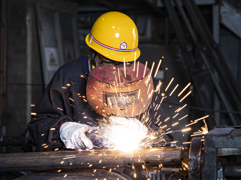 太陽光パネルを地面に設置するにはどうすればいいですか?