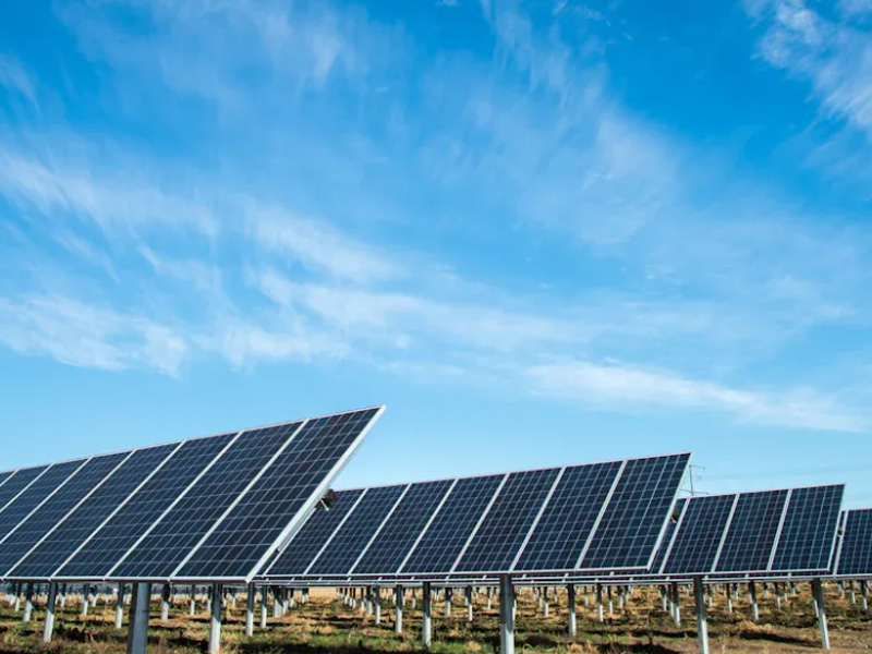 ソーラーパネルに最適な傾斜角度はどれくらいですか?