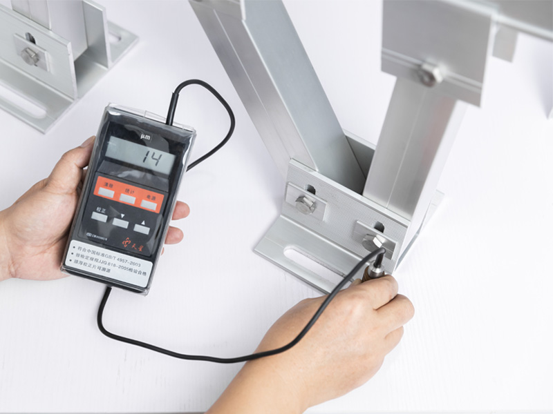 地上設置型ラックシステムは屋上設置型システムとどう違うのでしょうか?