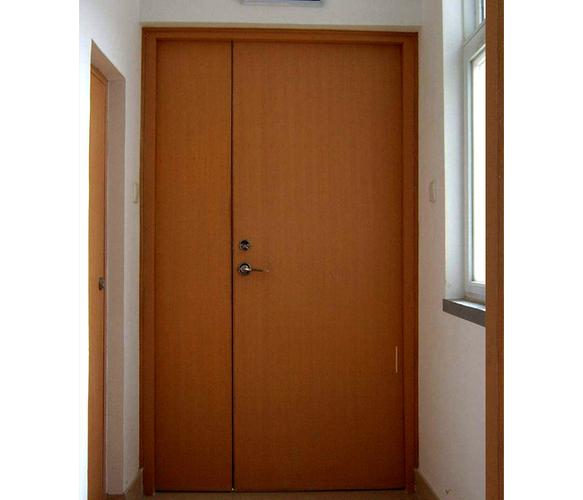 Wooden Fire Door with Unequal Leaves Wooden Fire Door with Unequal Leaves