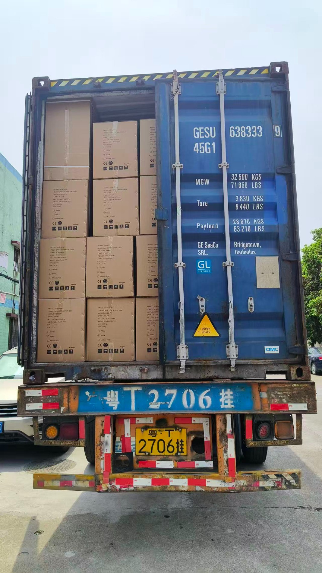 Cooker hood container loading