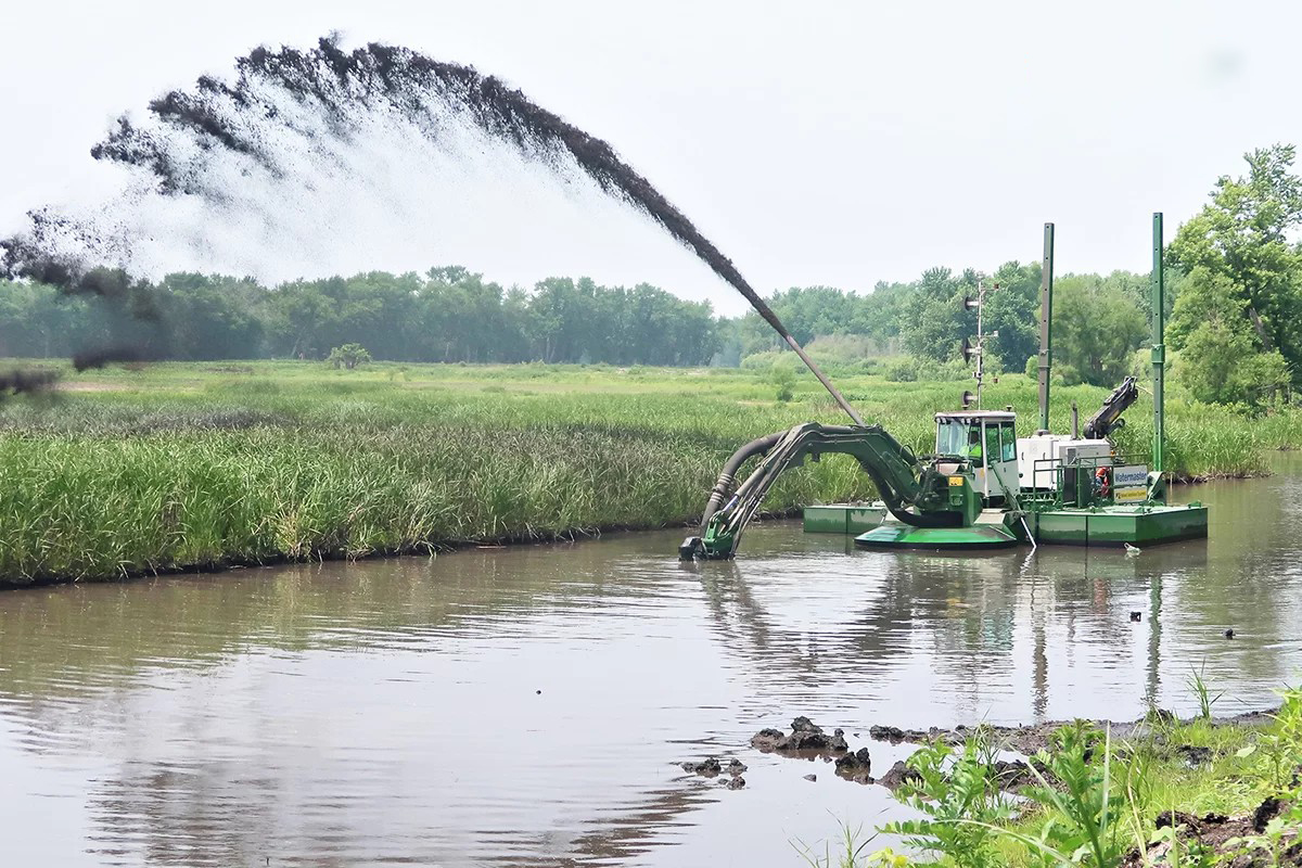 China Yongli Made 500m3/hour Multi-functional Amphibious dredger