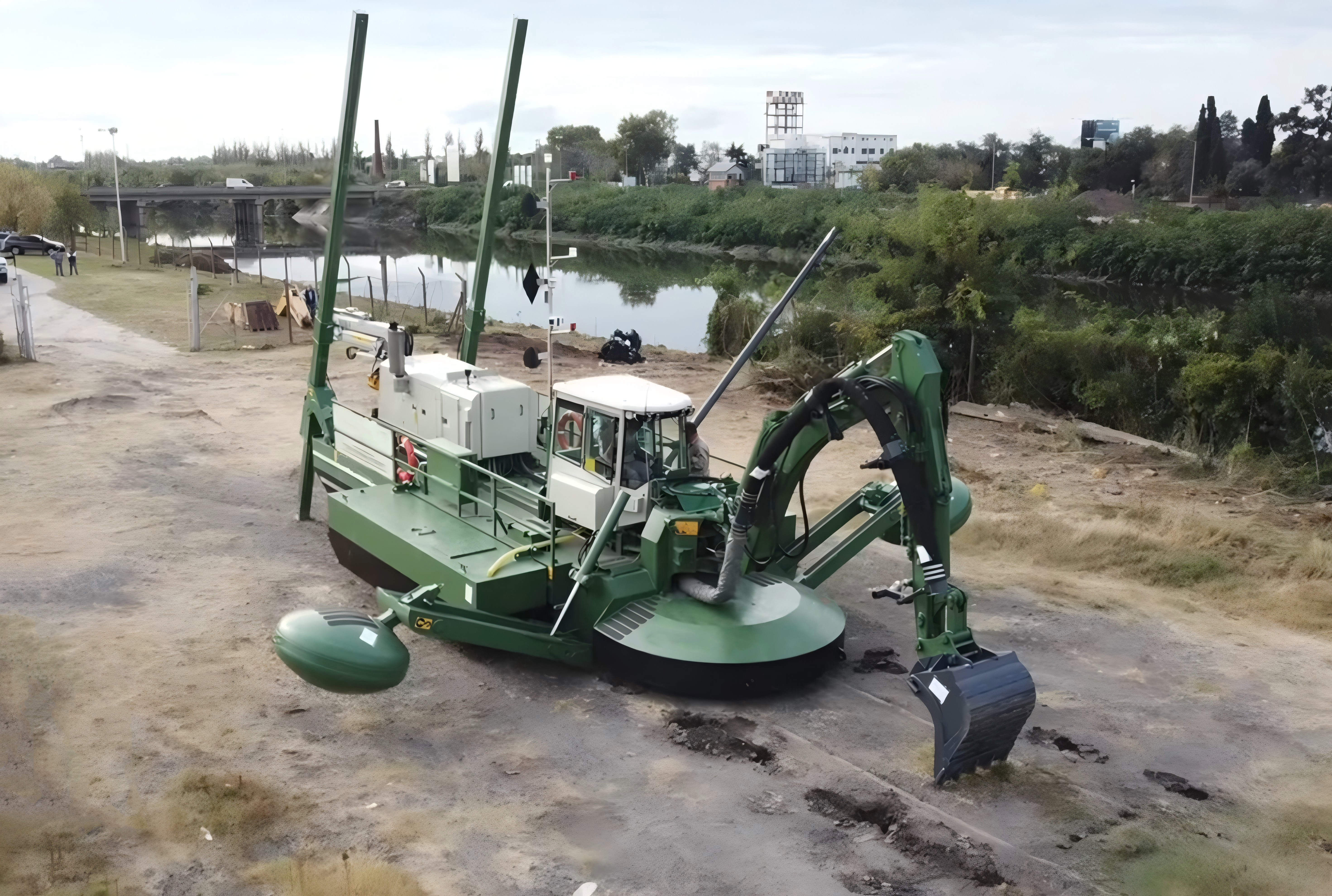 amphibious multifunctional dredger