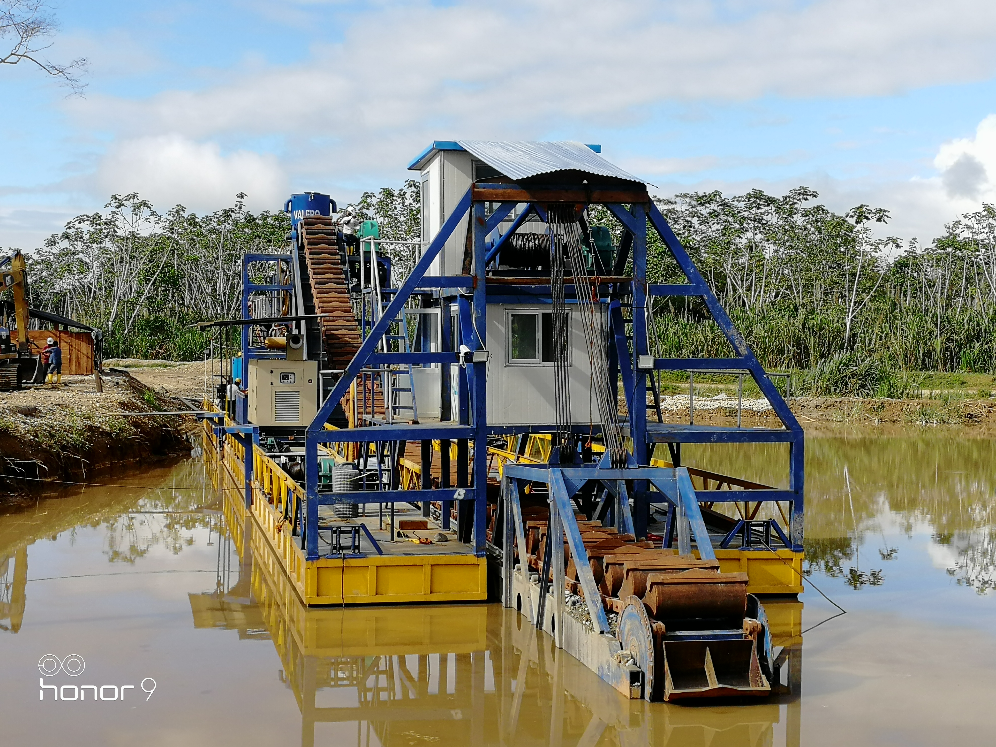 200CBM/H Dredging Depth 25m Bucket Chain Gold Dredger