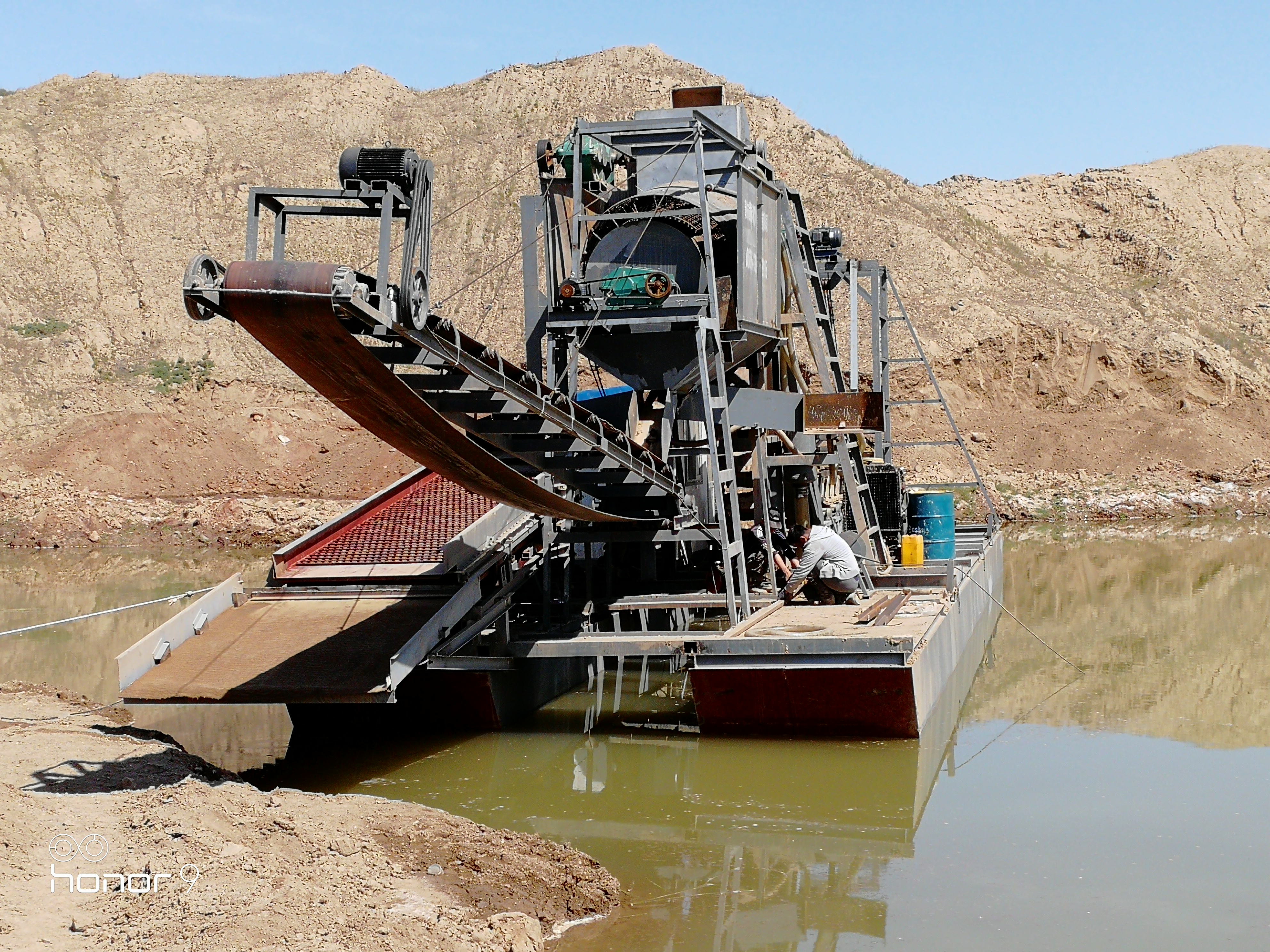 gold dredging machine