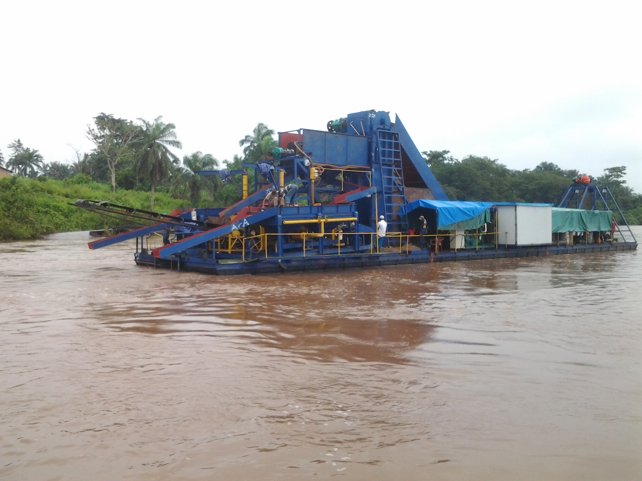 100TONS/H Dredging Depth 15m Bucket Chain Diamond Dredger 100TONS/H Dredging Depth 15m Bucket Chain Diamond Dredger