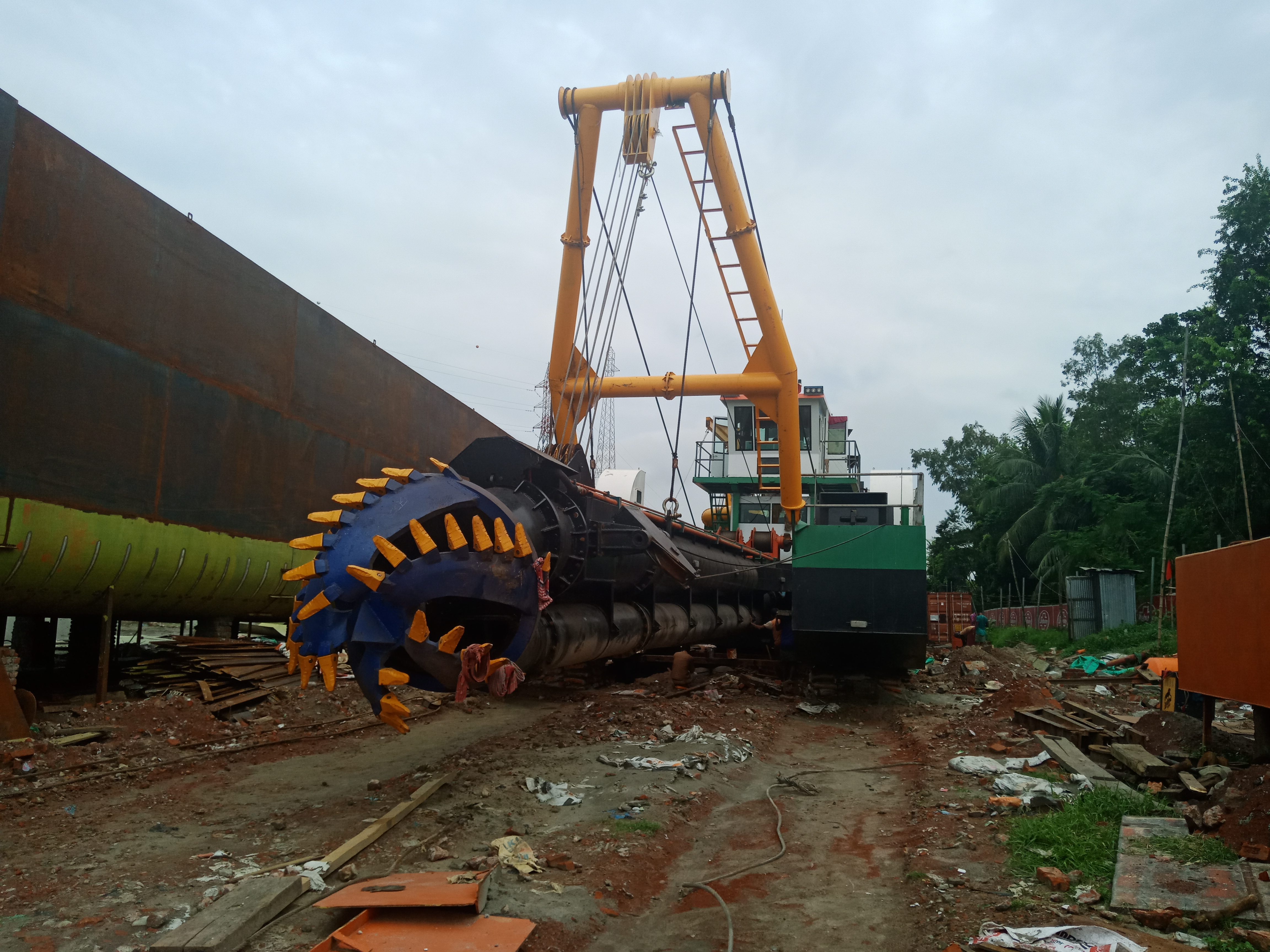 hydraulic cutter suction dredger