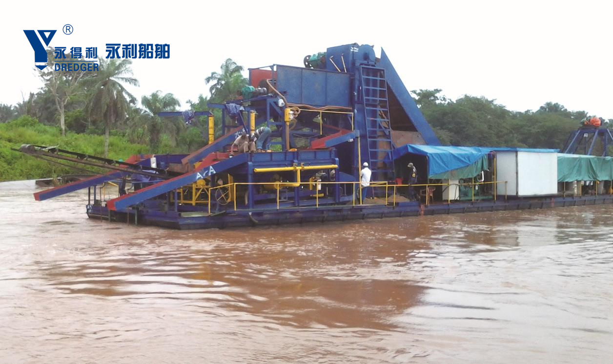 Bucket chain gold and diamond dredger
