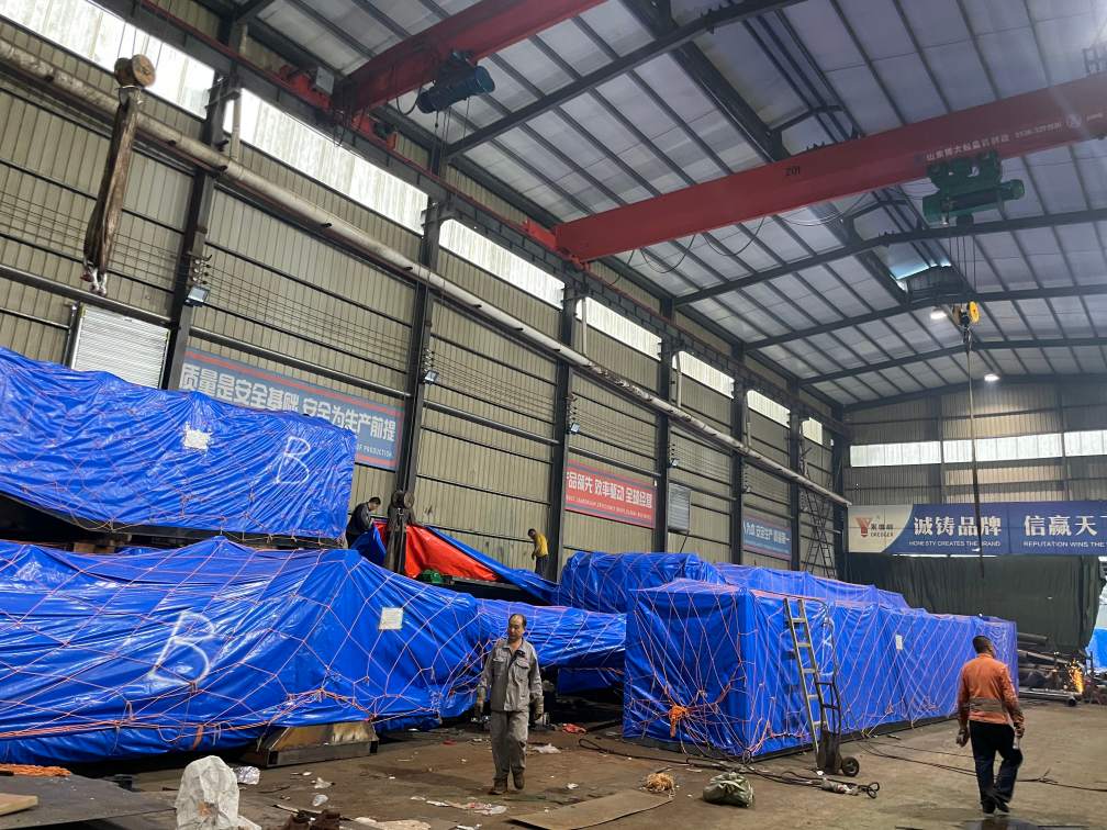 one set of 18 inch cutter sution dredger is sent to Tianjin port,China