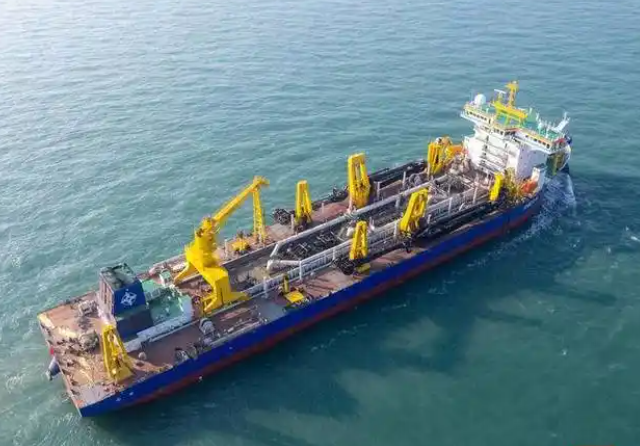 A super-large self-propelled trailing suction hopper dredger with a capacity of 25,000 cubic meters, launched on March 6, 2026. A super-large self-propelled trailing suction hopper dredger with a capacity of 25,000 cubic meters, launched on March 6, 2026.