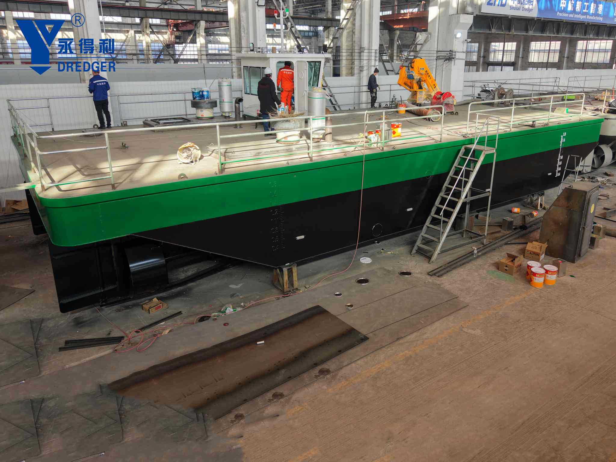 2 propellers work boat