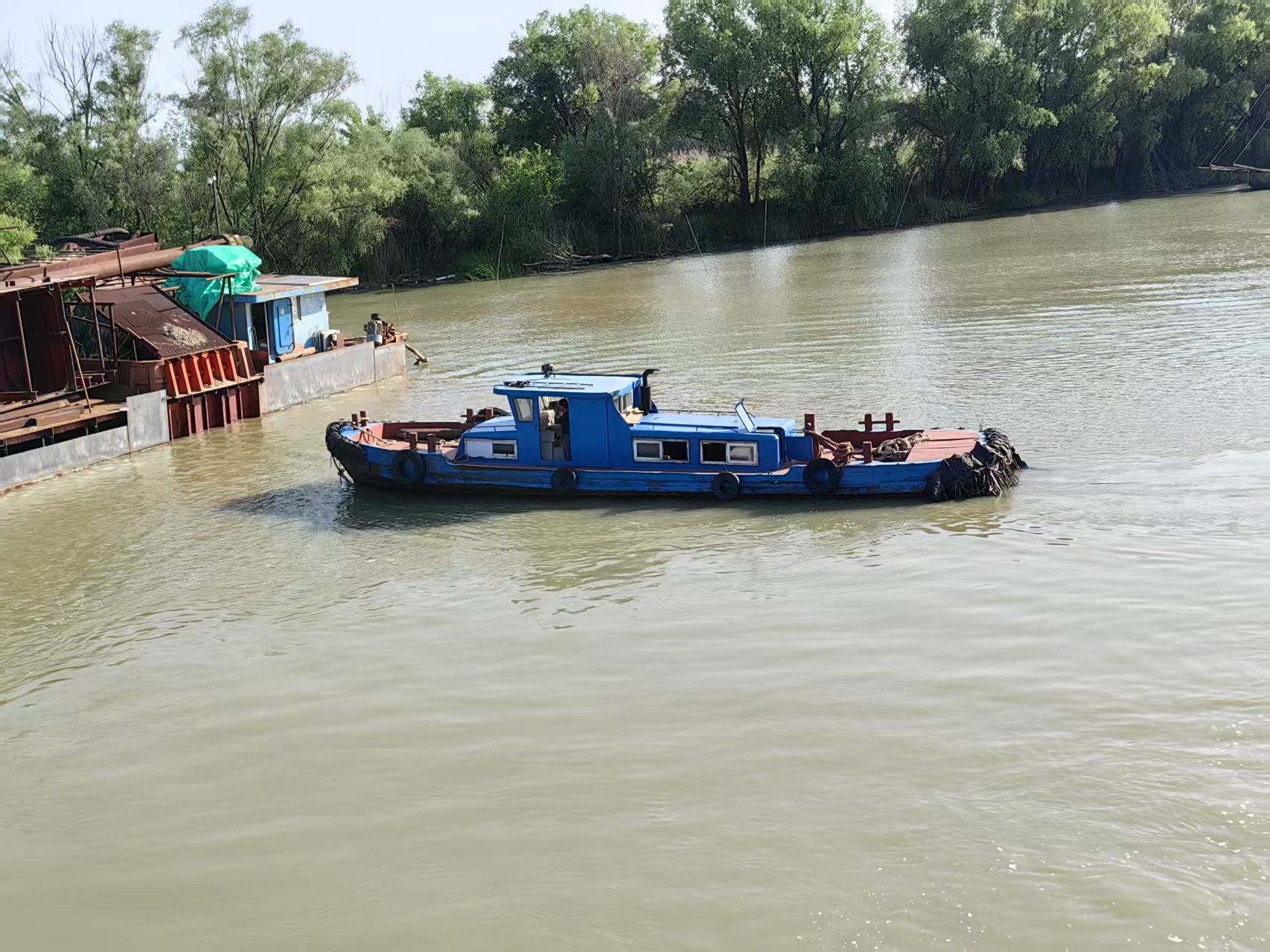 Service Tug boat