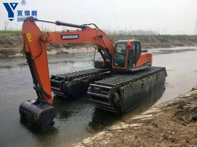High quality 150 cubic meter per hour amphibious excavator used in the river