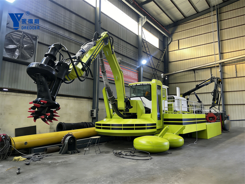 Draga multifuncional anfíbia de sucção autopropulsada a diesel Yongli com motor e bomba, capacidade de 800 m³/h. Draga multifuncional anfíbia de sucção autopropulsada a diesel Yongli com motor e bomba, capacidade de 800 m³/h.