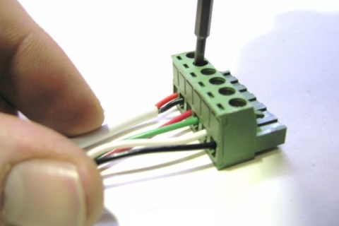 موصلات متعددة المنافذ: حلول ربط عالية الكثافة