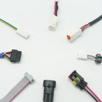 Connettore alternativo a 3, 4 o 5 pin, cavo in rame stagnato con passo da 1,0 mm.