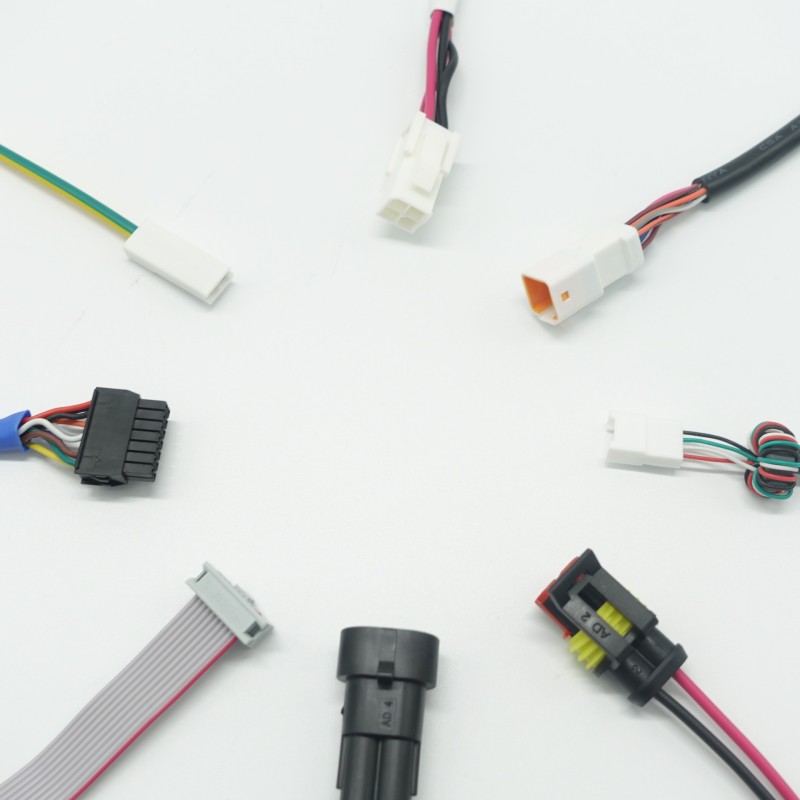 Connettore alternativo a 3, 4 o 5 pin, cavo in rame stagnato con passo da 1,0 mm.