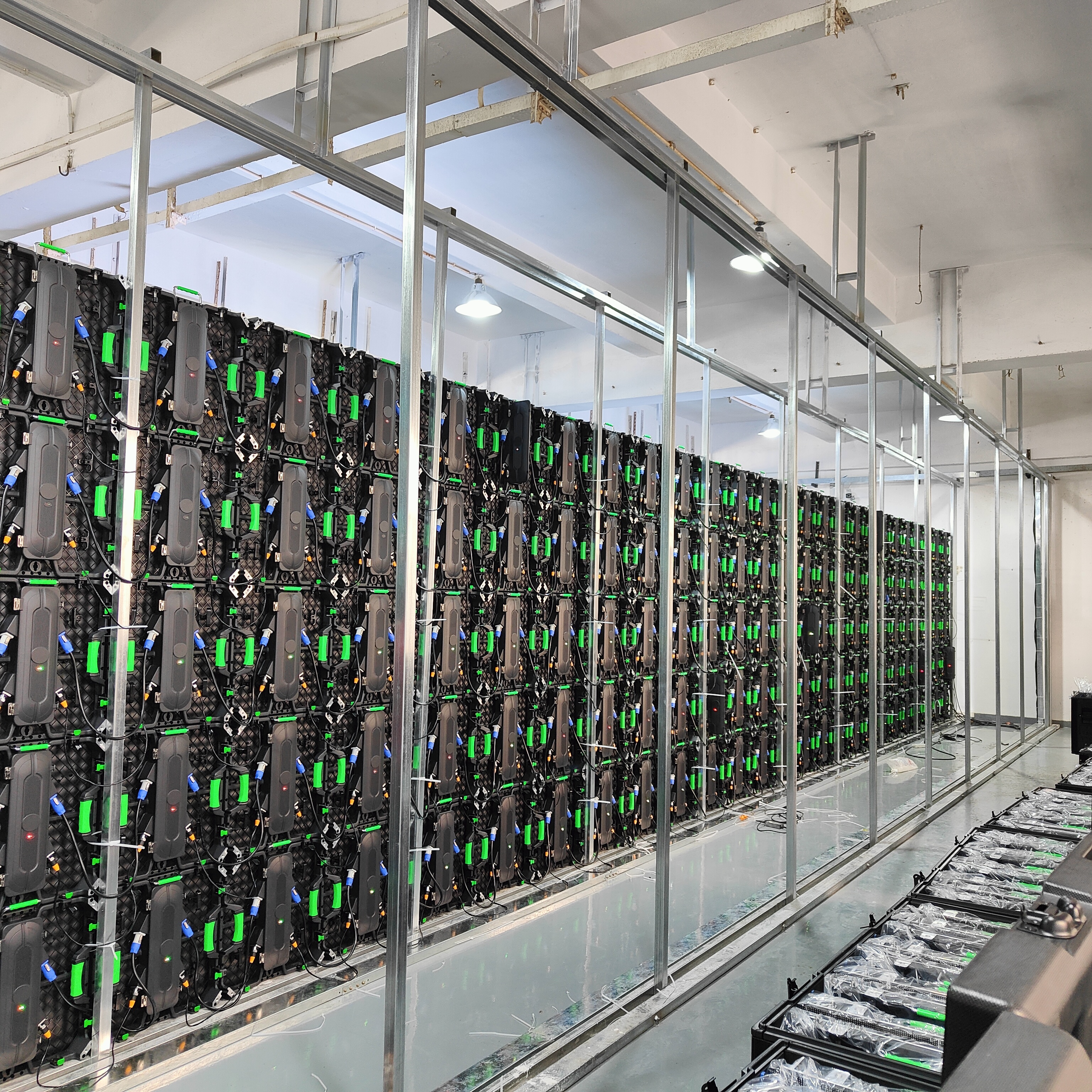 इवेंट्स के लिए किराये पर उपलब्ध नेतृत्व किया डिस्प्ले स्क्रीन और वीडियो वॉल P2.976, P3.91, P4.81 किराये पर उपलब्ध स्क्रीन